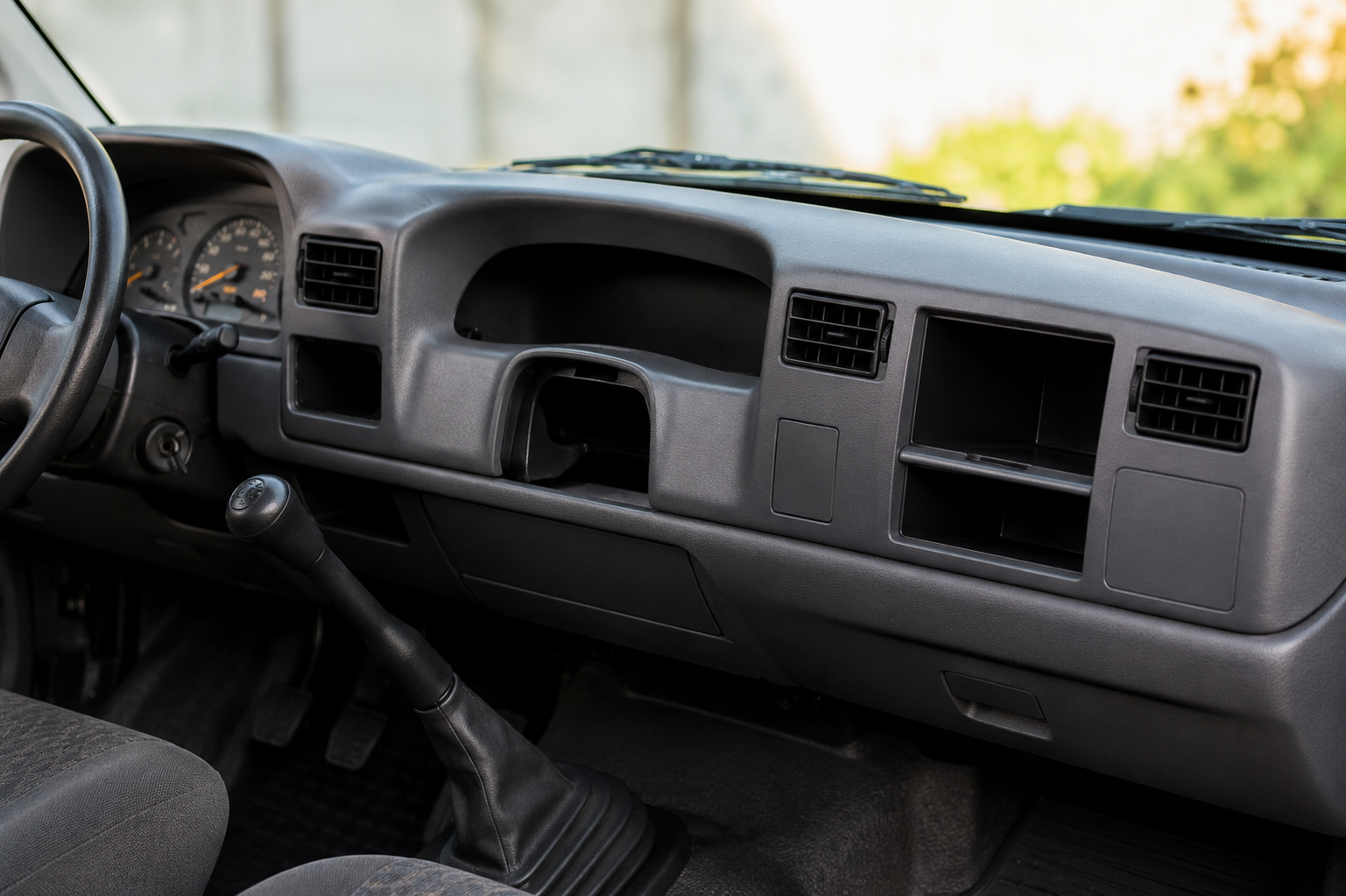 Entenda quais peças do painel automotivo podem ser trocadas e saiba quando substituir molduras, difusores, botões e outros acabamentos internos